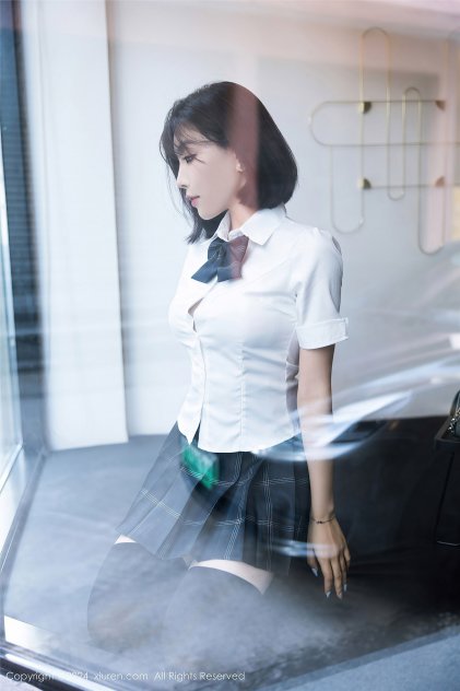 超碰视频网址发布海报