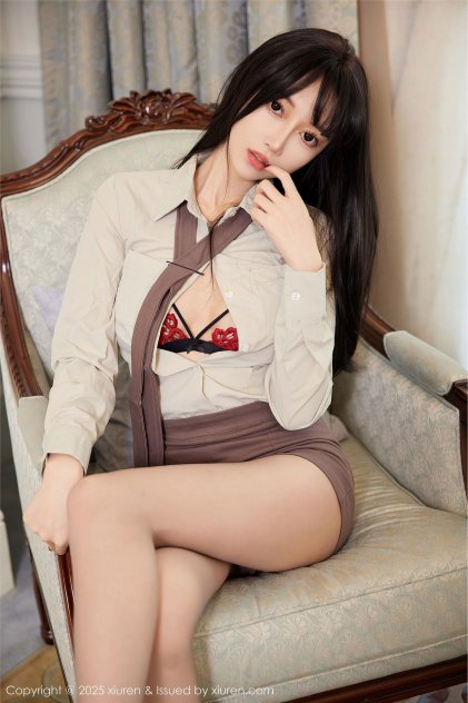 国产在线精品亚洲女海报